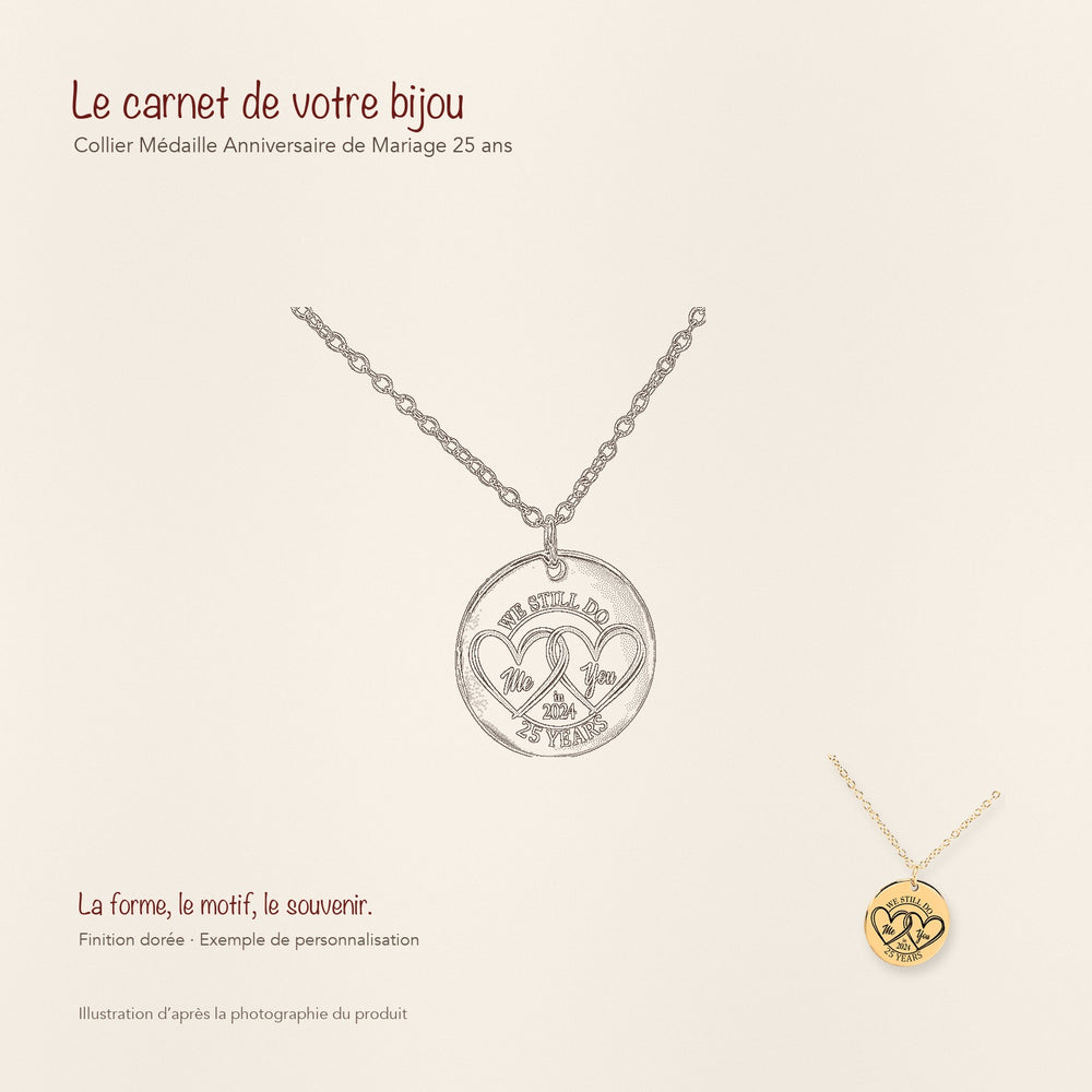 Dessin au trait et photographie du collier Médaille Anniversaire de Mariage 25 ans dans une composition de carnet manuscrit.
