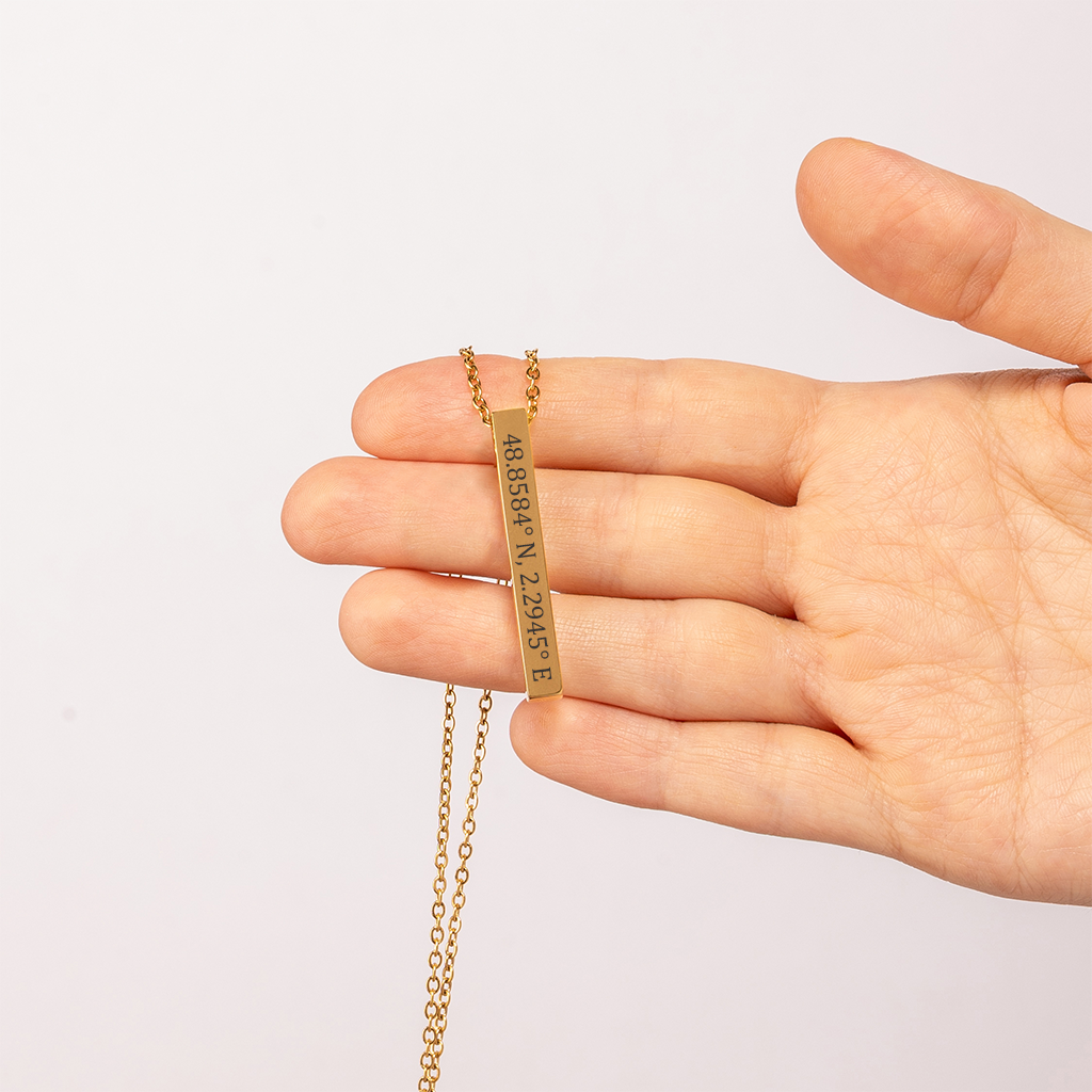 Collier coordonnées GPS personnalisé, pendentif barre gravé en acier inoxydable — vue 3
