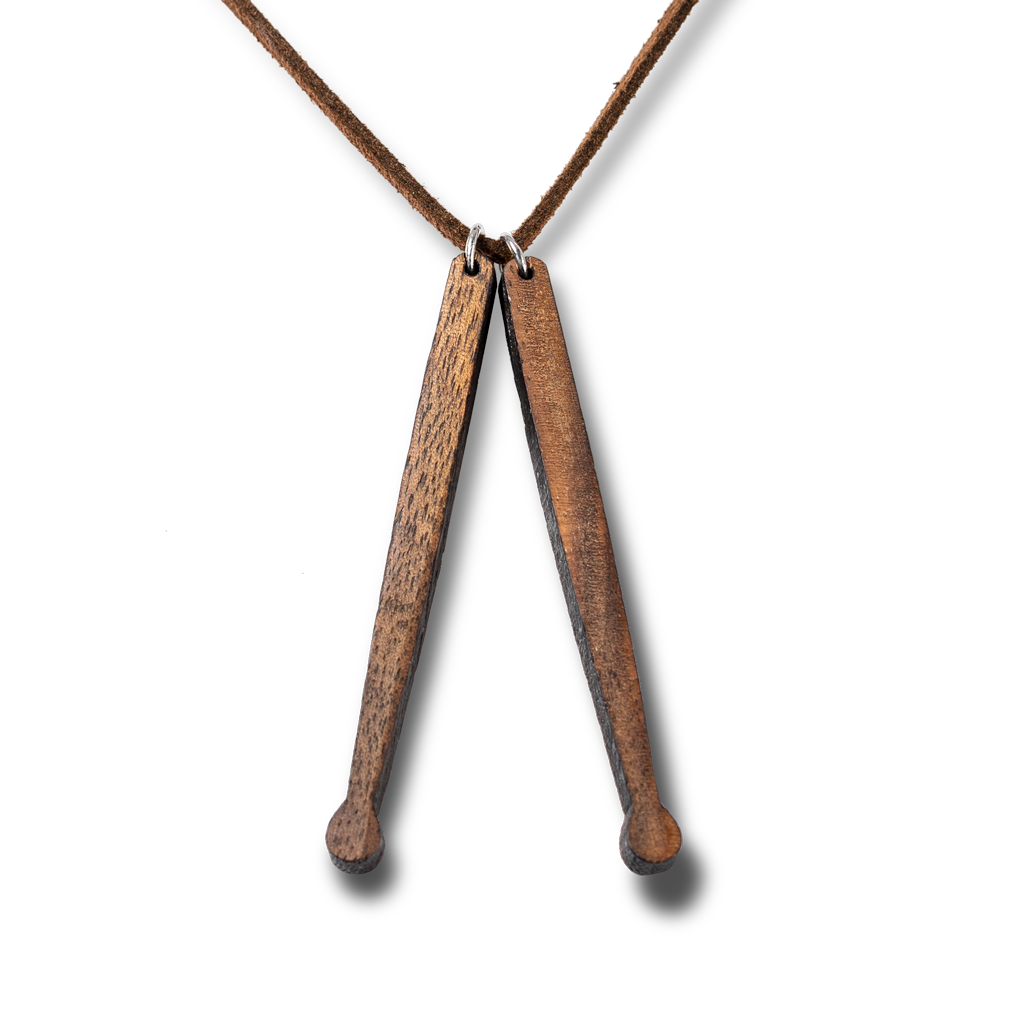 Collier en bois de baguettes personnalisé, pendentif batterie en noyer gravé — vue 1