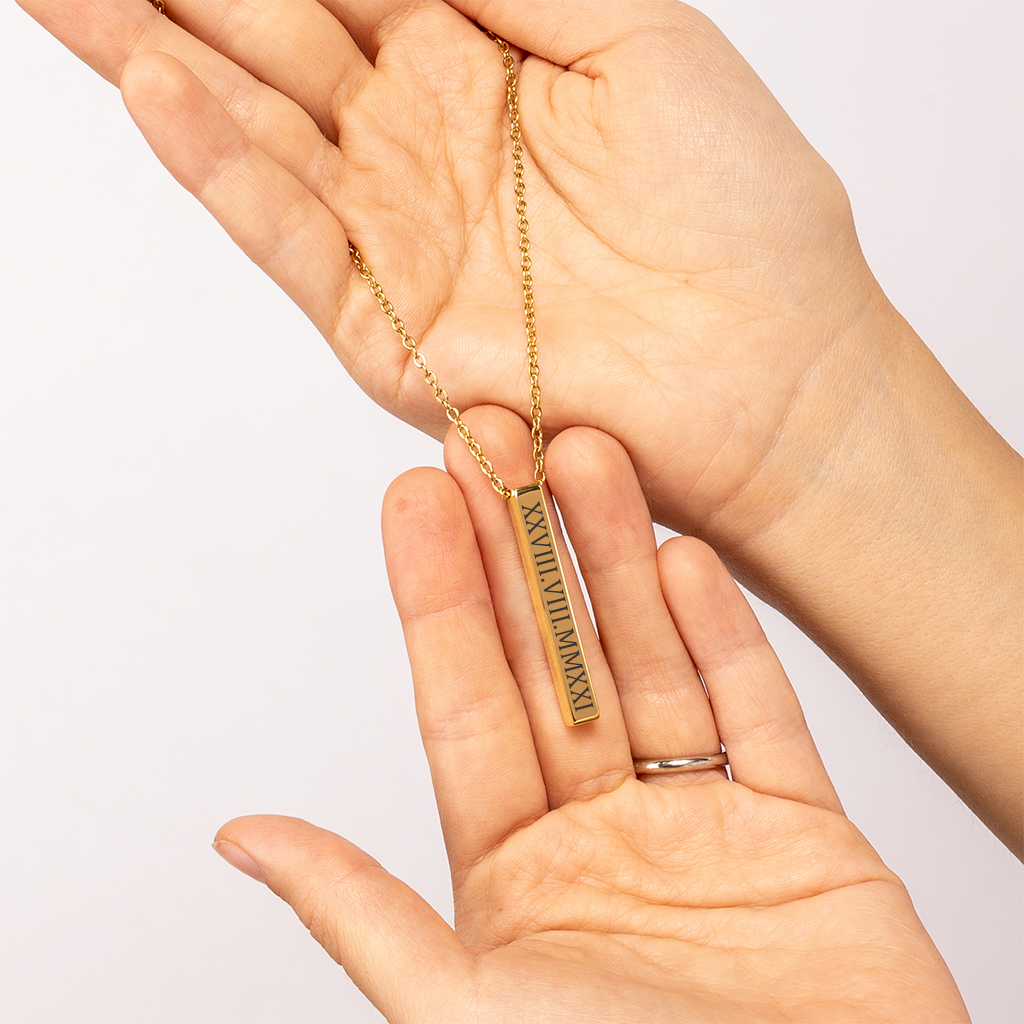 Collier Personnalisé avec Date Romaine — vue 3