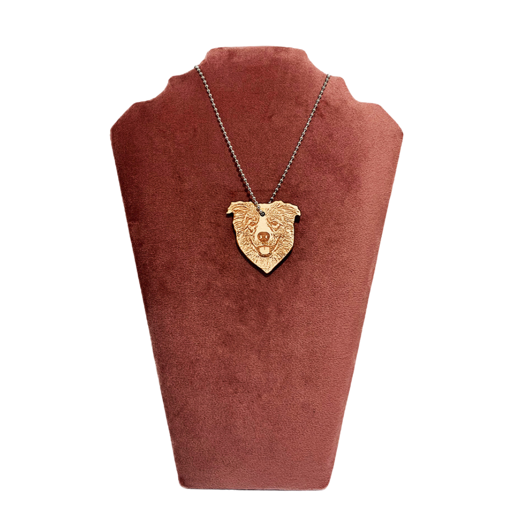 Ensemble collier et porte-clés en bois portrait d'animal gravé — vue 3
