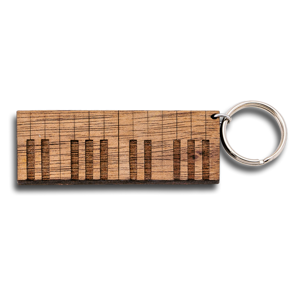 Porte-clés en bois de piano personnalisé avec message gravé, noyer et acier inoxydable — vue 2